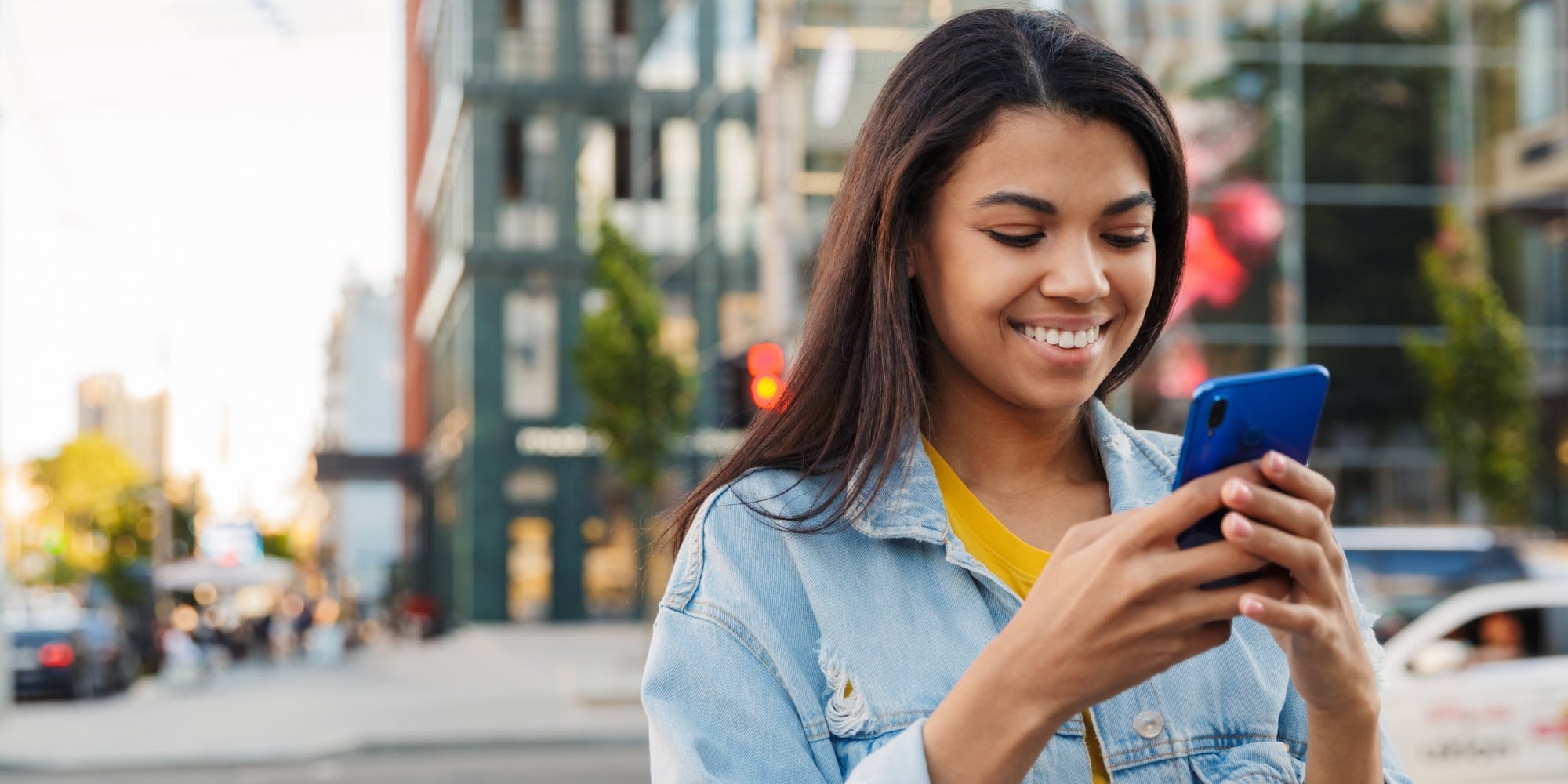 A member messaging her RightMove care team from her phone